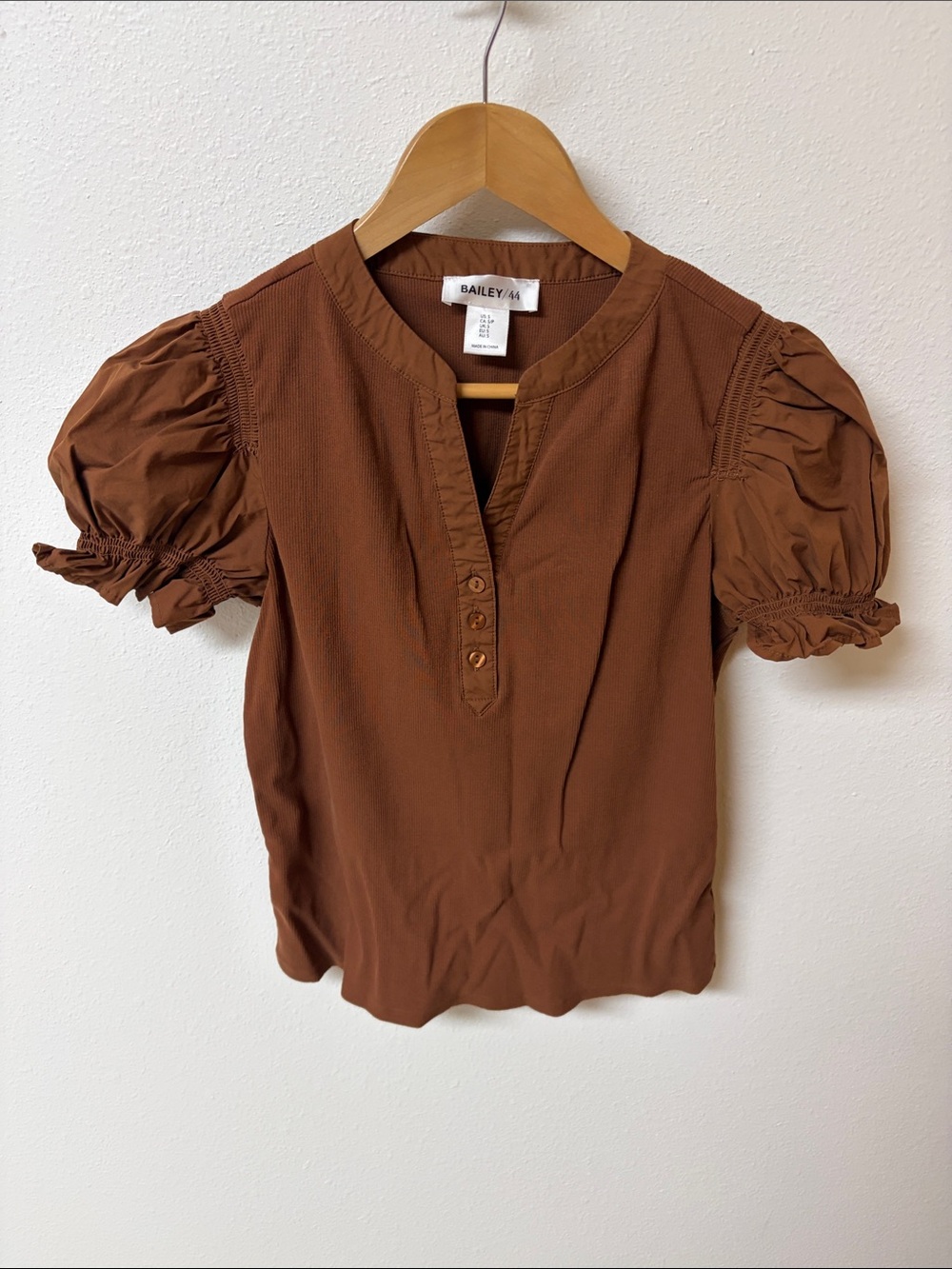 Bailey 44 Rust Brown Puff Sleeve Henley Blouse women’s size S